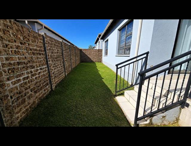 3 BEDROOM TOWNHOUSE FOR SALE IN PARKRAND